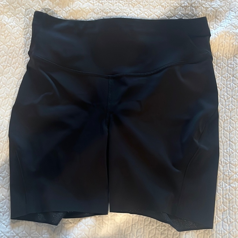 Lululemon size 10 athletic shorts